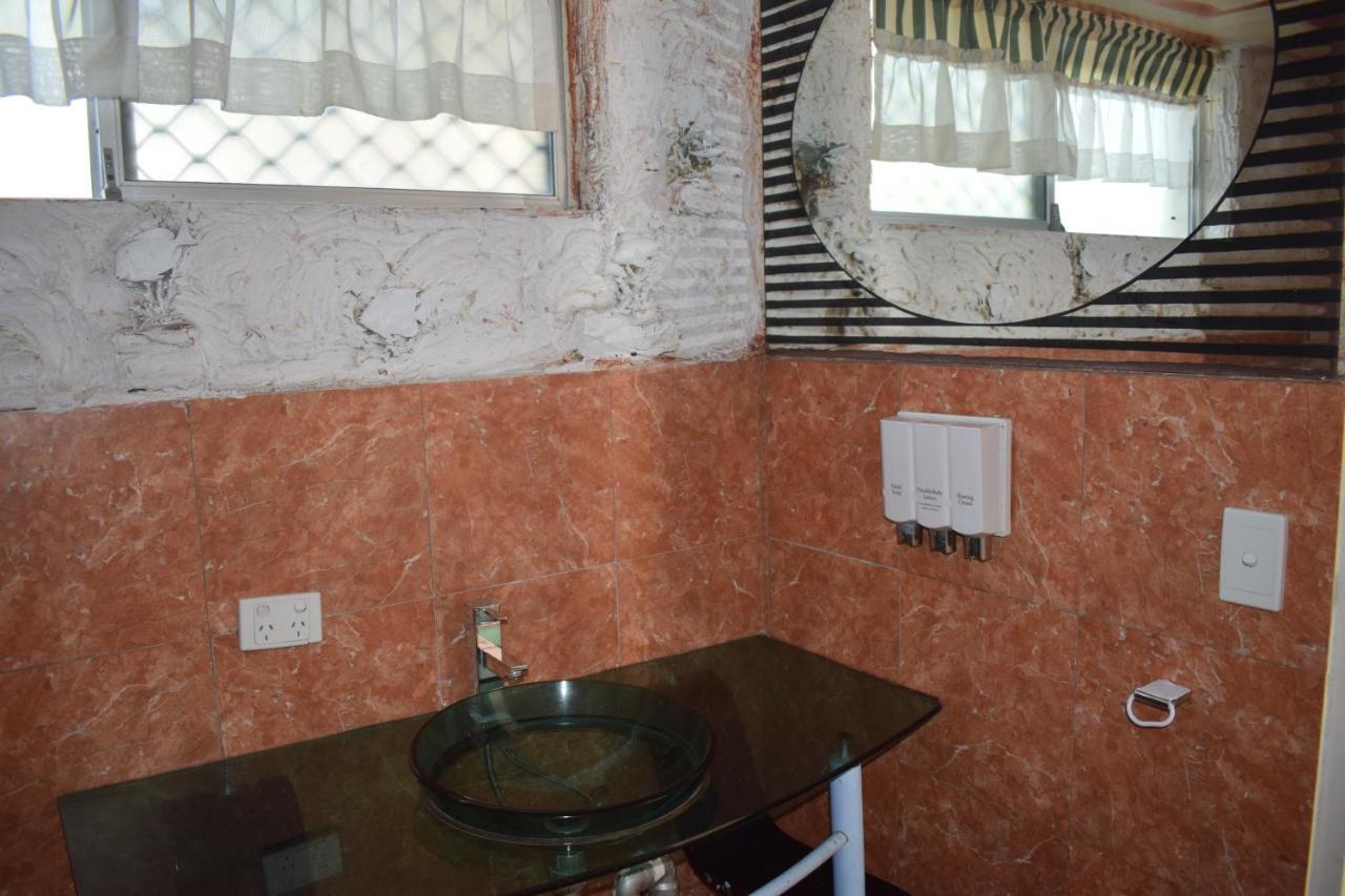 Queenslander Motel Gold Coast Bagian luar foto